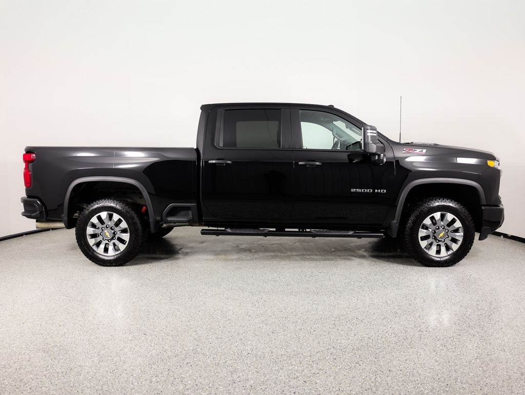 Chevrolet Silverado 2500HD 4WD Crew Cab 159" Custom 2025