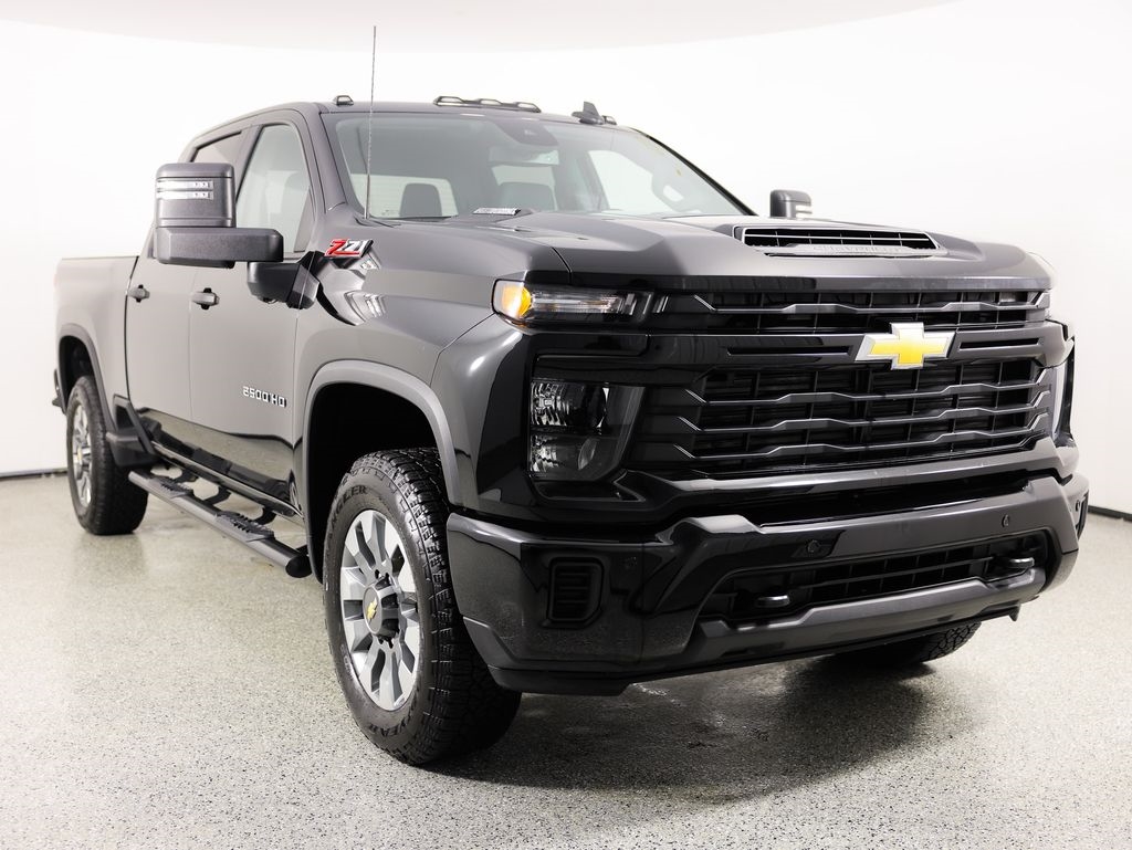 Chevrolet Silverado 2500HD 4WD Crew Cab 159" Custom 2025