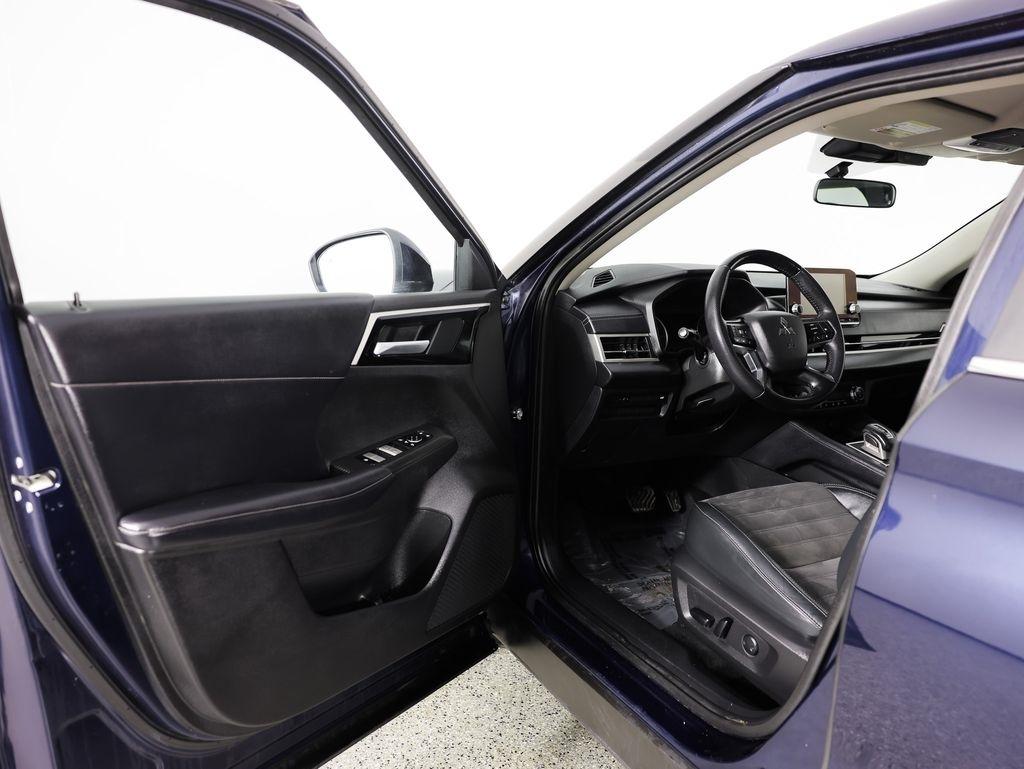 Mitsubishi Outlander SE FWD 2023