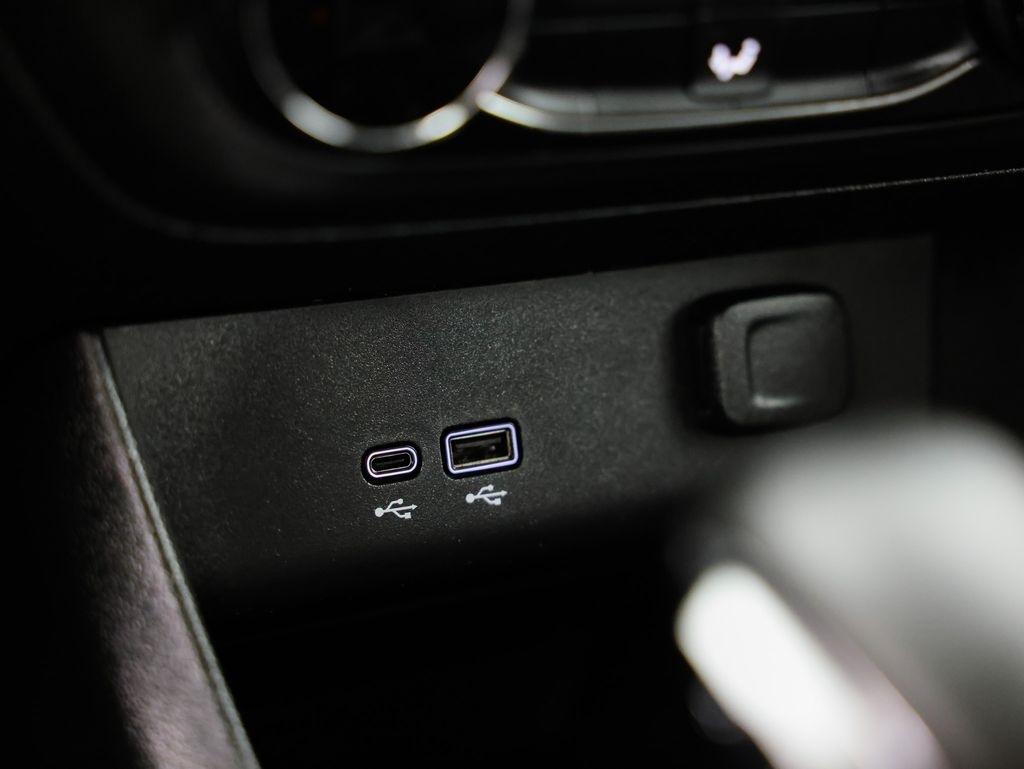 Buick Encore GX FWD 4dr Preferred 2024