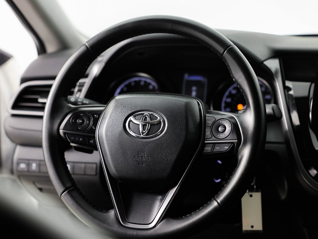 Toyota Camry Hybrid SE Nightshade CVT (Natl) 2023