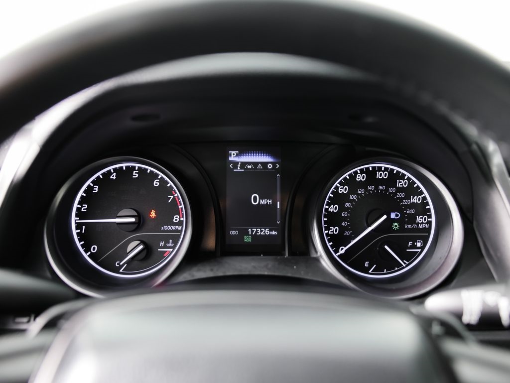 Toyota Camry Hybrid SE Nightshade CVT (Natl) 2023