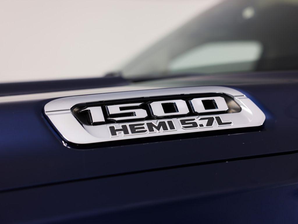 RAM 1500 Big Horn/Lone Star 4x4 Crew Cab 5'7" Box 2019