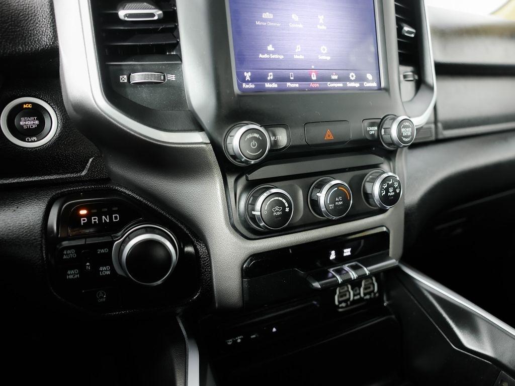 RAM 1500 Big Horn/Lone Star 4x4 Crew Cab 5'7" Box 2019