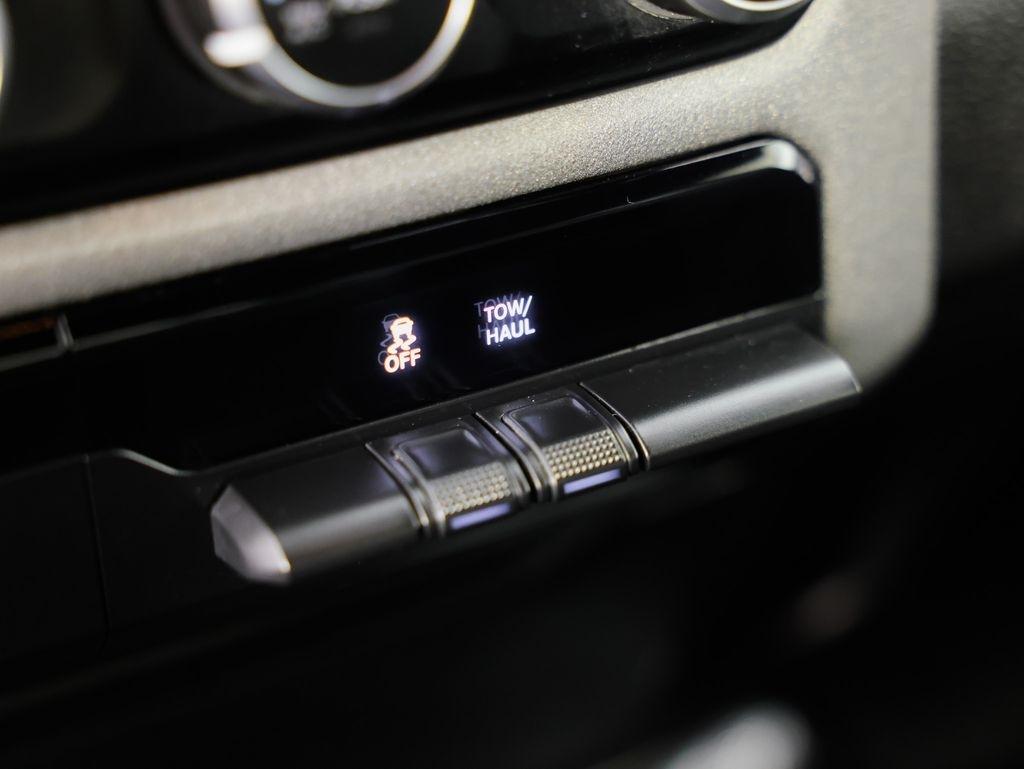 RAM 1500 Tradesman 4x4 Quad Cab 6'4" Box 2024