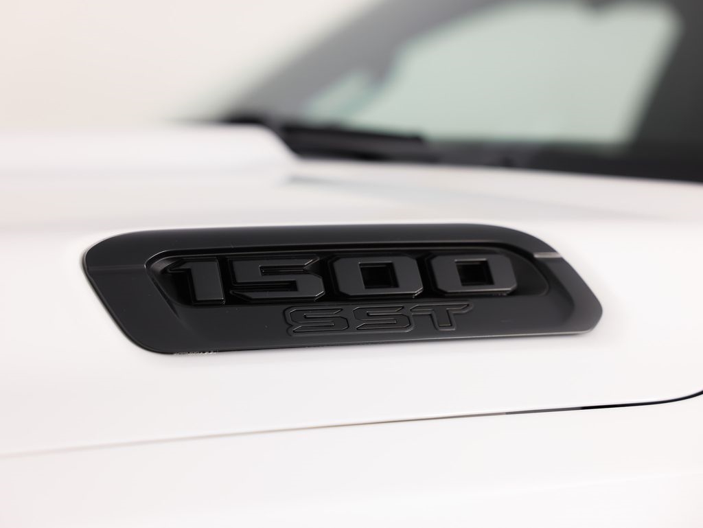 RAM 1500 Tradesman 4x4 Crew Cab 5'7" Box 2025