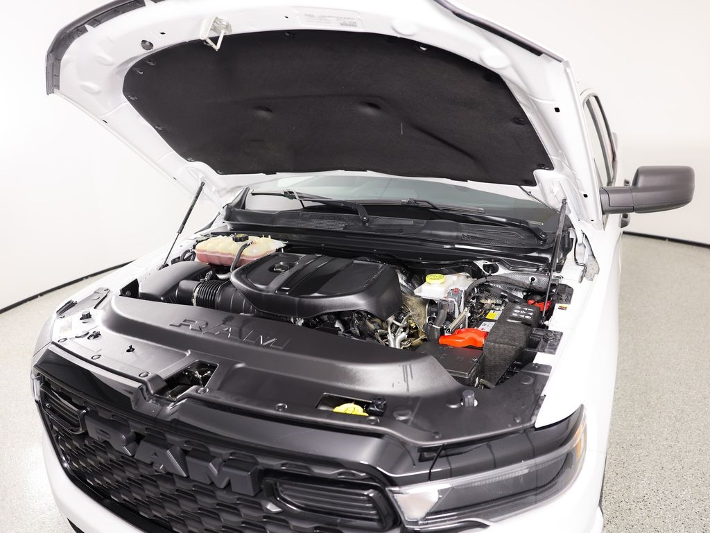 RAM 1500 Tradesman 4x4 Crew Cab 5'7" Box 2025