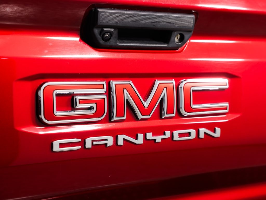 GMC Canyon 4WD Crew Cab AT4 2024