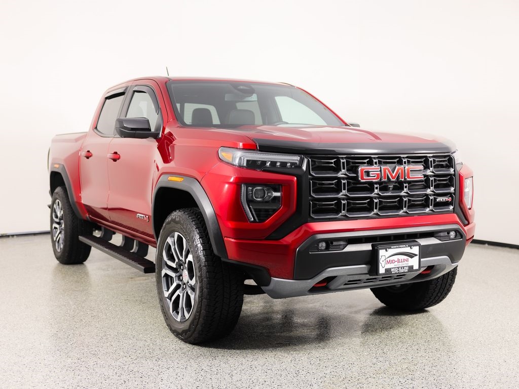 GMC Canyon 4WD Crew Cab AT4 2024