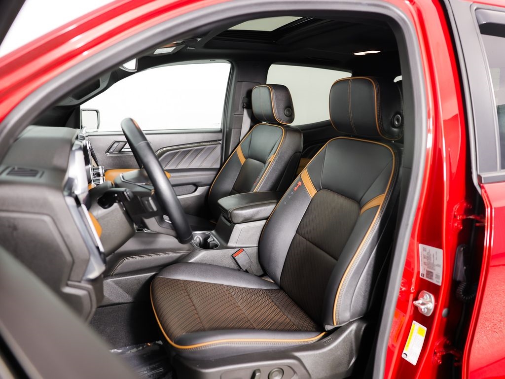 GMC Canyon 4WD Crew Cab AT4 2024