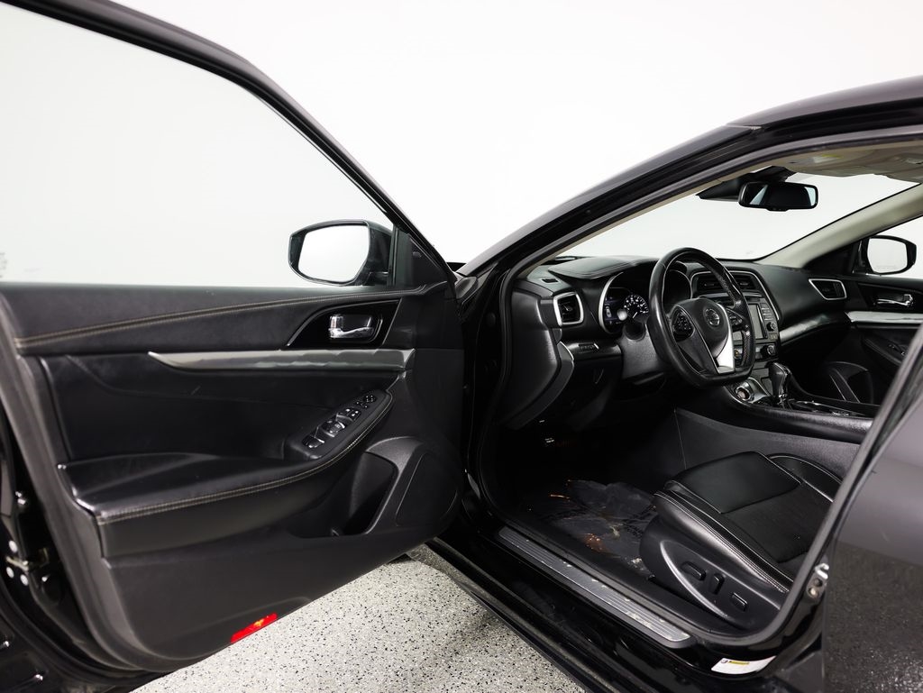 Nissan Maxima SV 3.5L 2020