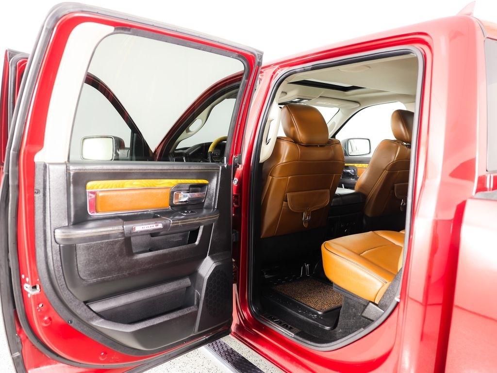 RAM 1500 4WD Crew Cab 140.5" Laramie Longhorn Edition 2013