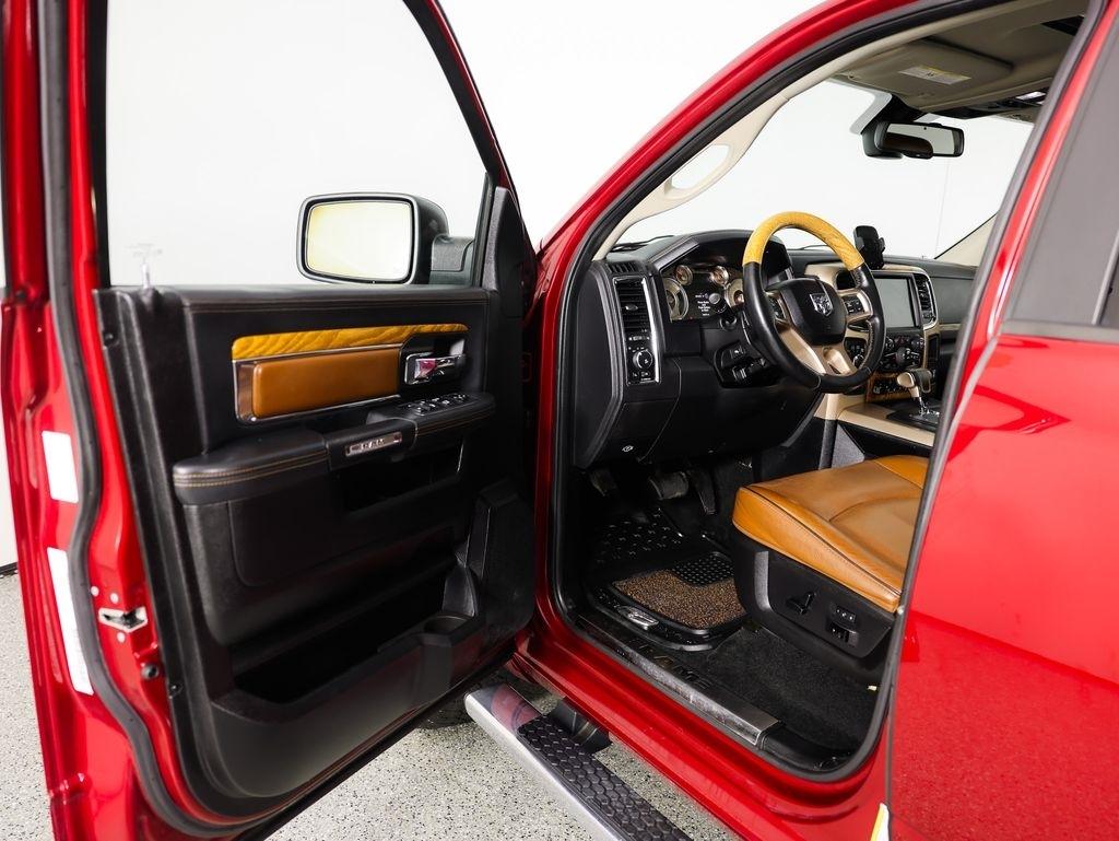 RAM 1500 4WD Crew Cab 140.5" Laramie Longhorn Edition 2013