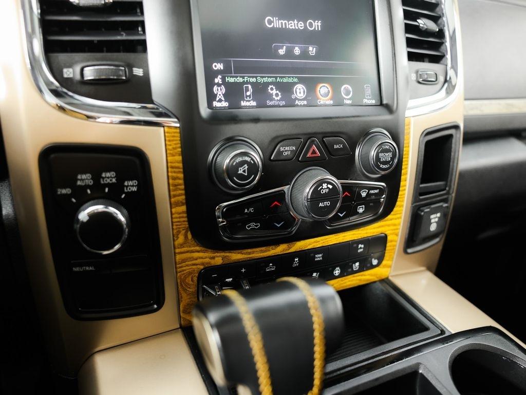 RAM 1500 4WD Crew Cab 140.5" Laramie Longhorn Edition 2013