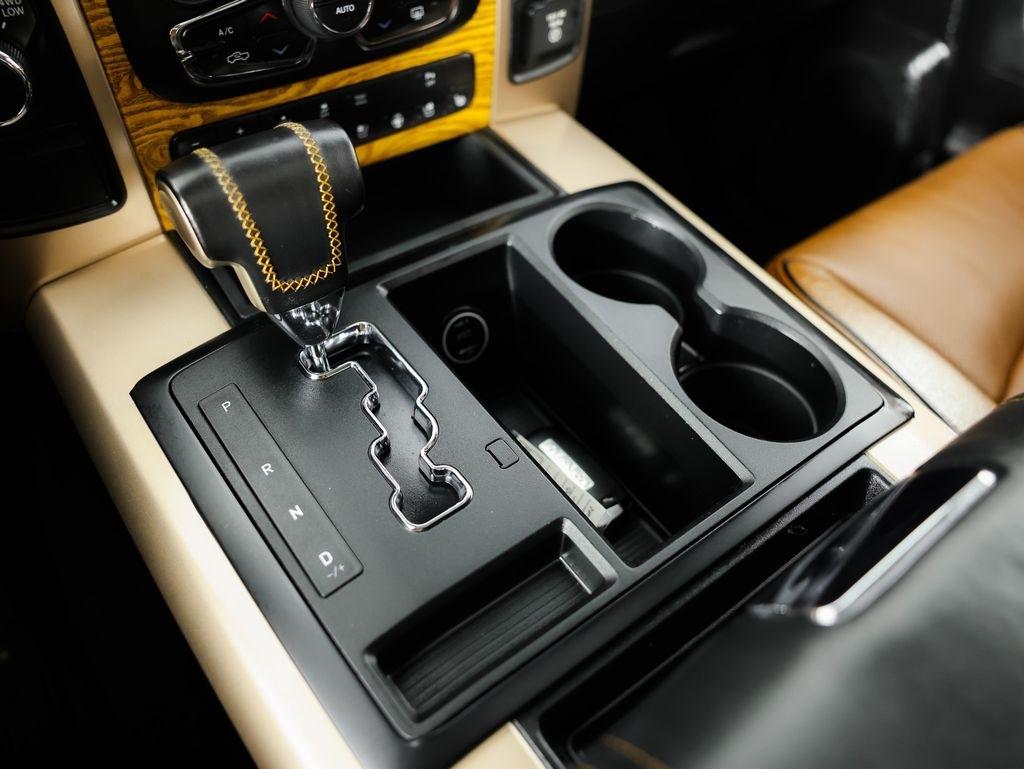 RAM 1500 4WD Crew Cab 140.5" Laramie Longhorn Edition 2013