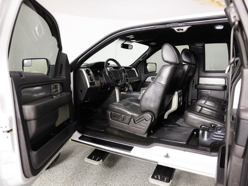 Ford F-150 4WD SuperCab 133" SVT Raptor 2011