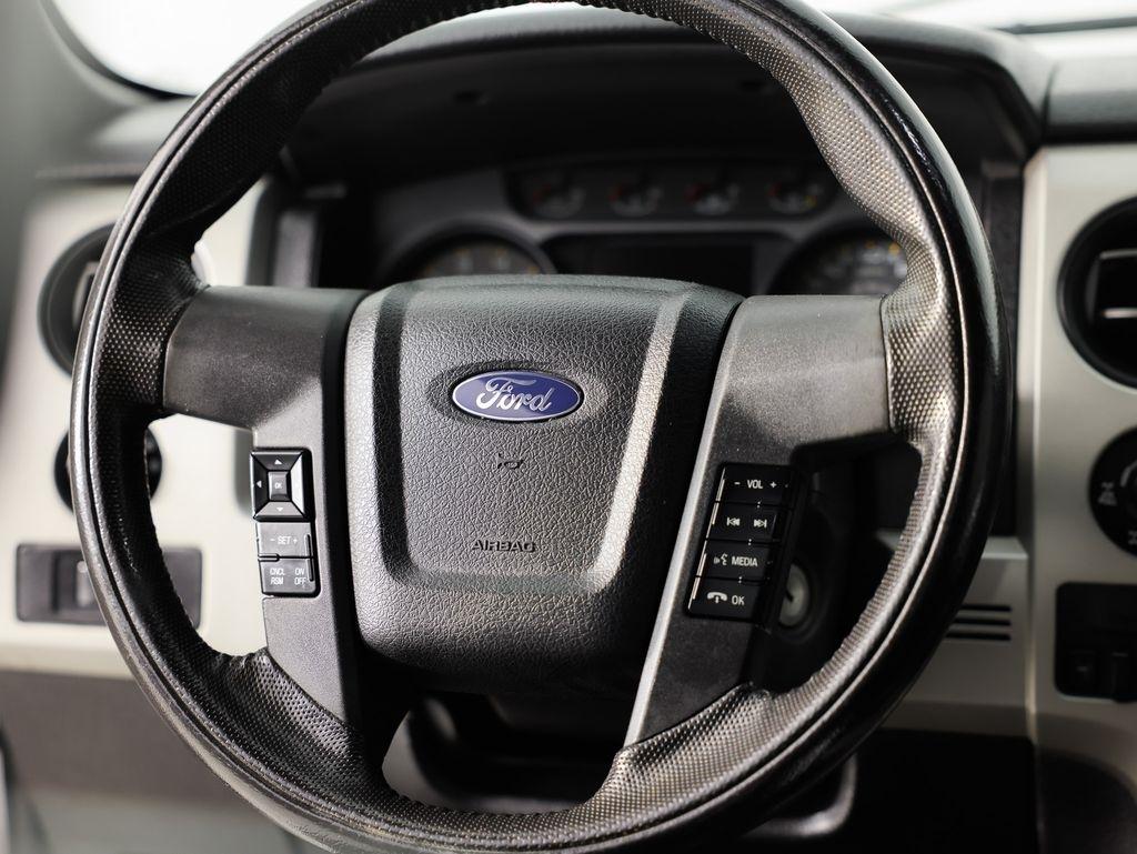 Ford F-150 4WD SuperCab 133" SVT Raptor 2011