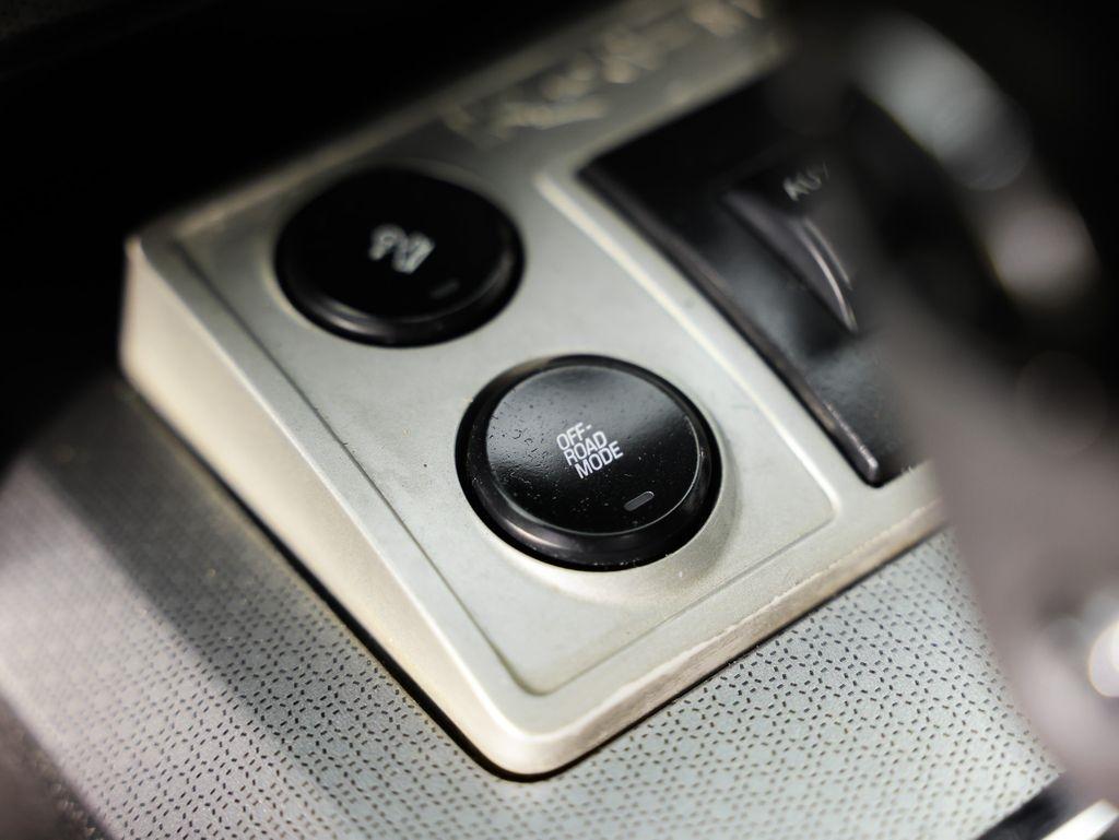 Ford F-150 4WD SuperCab 133" SVT Raptor 2011