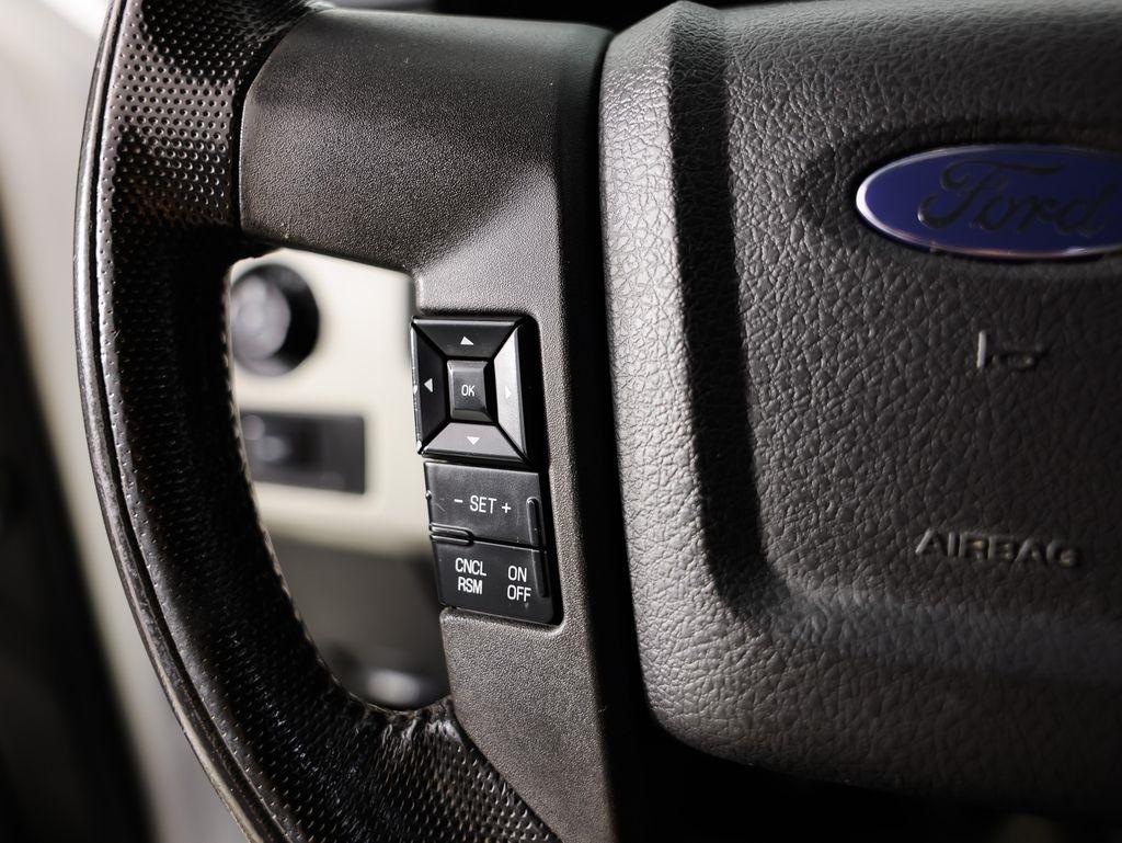 Ford F-150 4WD SuperCab 133" SVT Raptor 2011