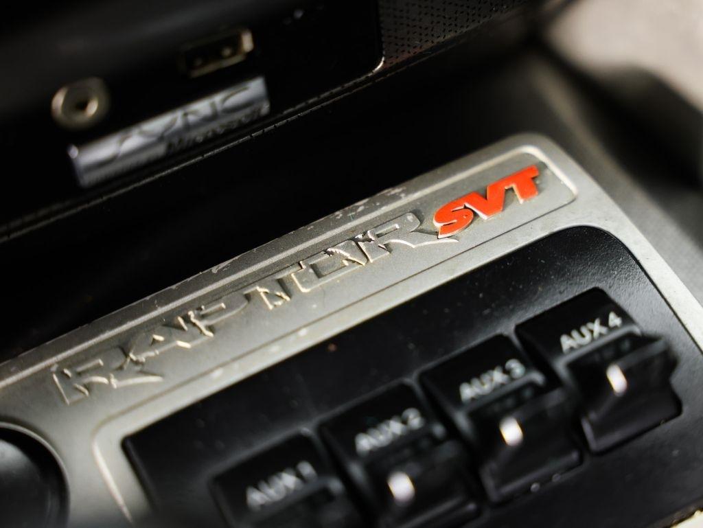 Ford F-150 4WD SuperCab 133" SVT Raptor 2011