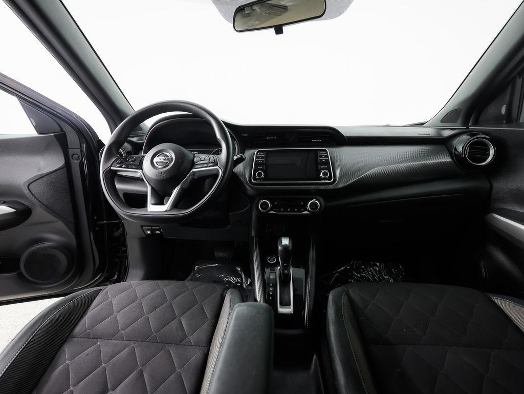 Nissan Kicks SV FWD 2020