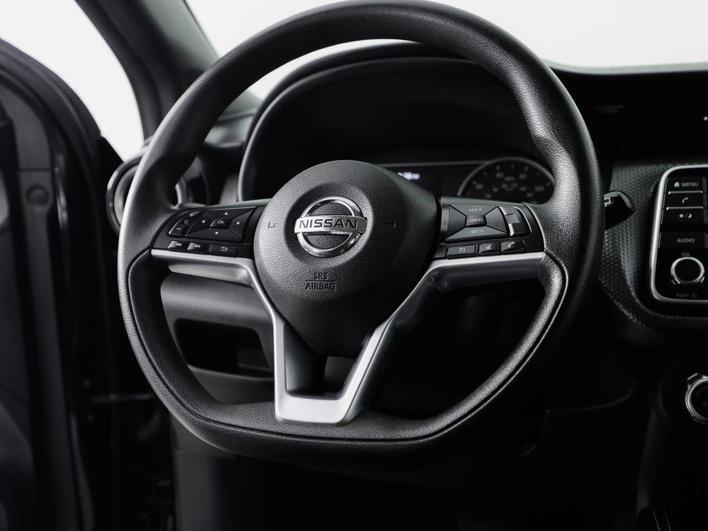 Nissan Kicks SV FWD 2020