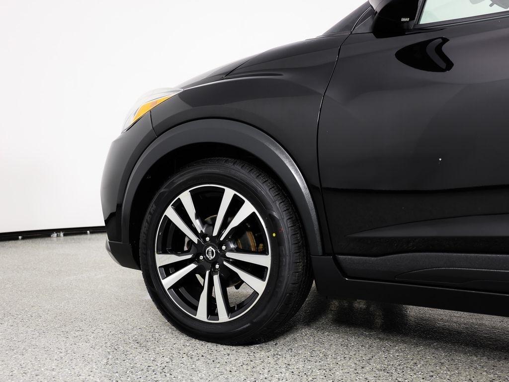 Nissan Kicks SV FWD 2020