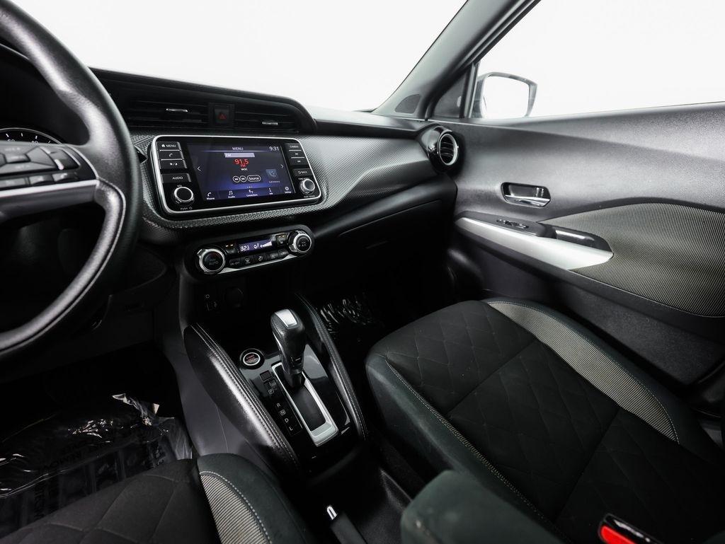 Nissan Kicks SV FWD 2020