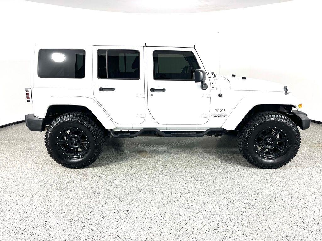 Jeep Wrangler Unlimited 4WD 4dr Sahara 2016