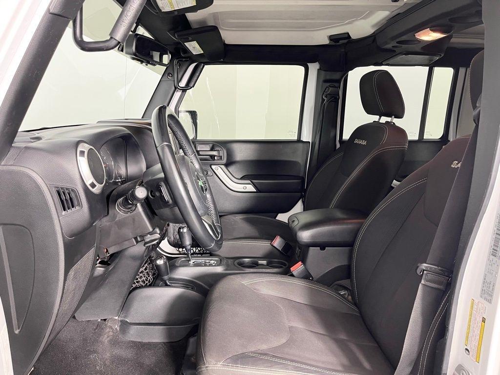 Jeep Wrangler Unlimited 4WD 4dr Sahara 2016