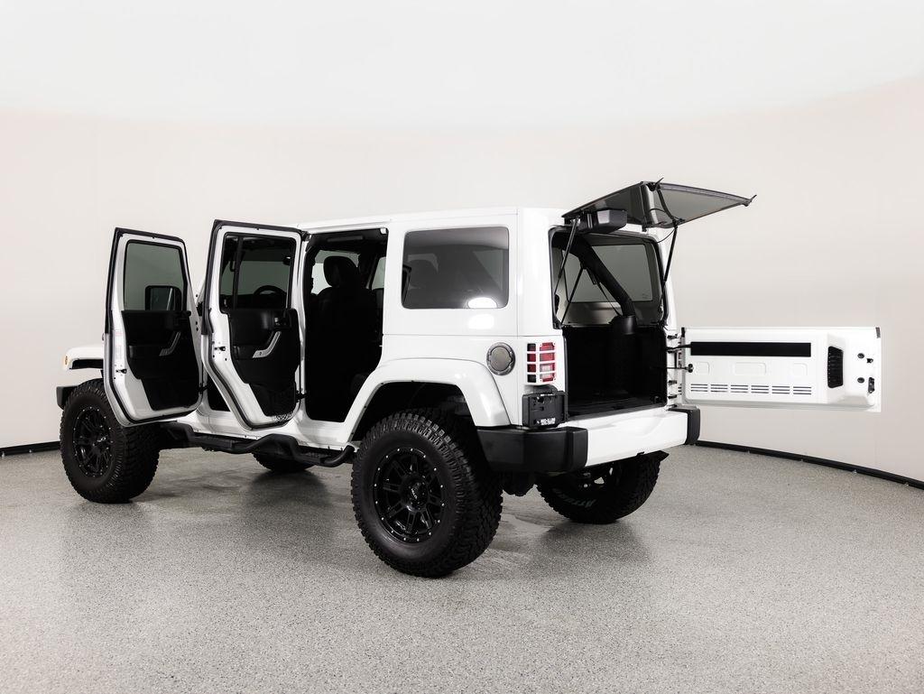 Jeep Wrangler Unlimited 4WD 4dr Sahara 2016