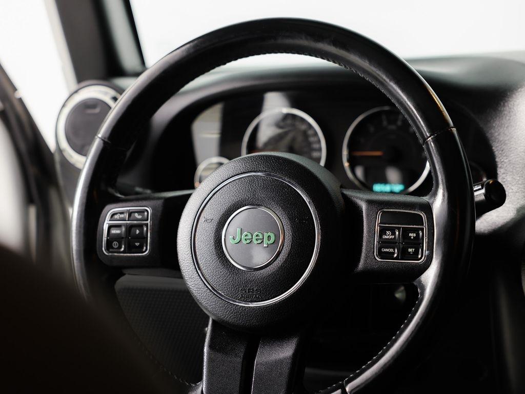 Jeep Wrangler Unlimited 4WD 4dr Sahara 2016