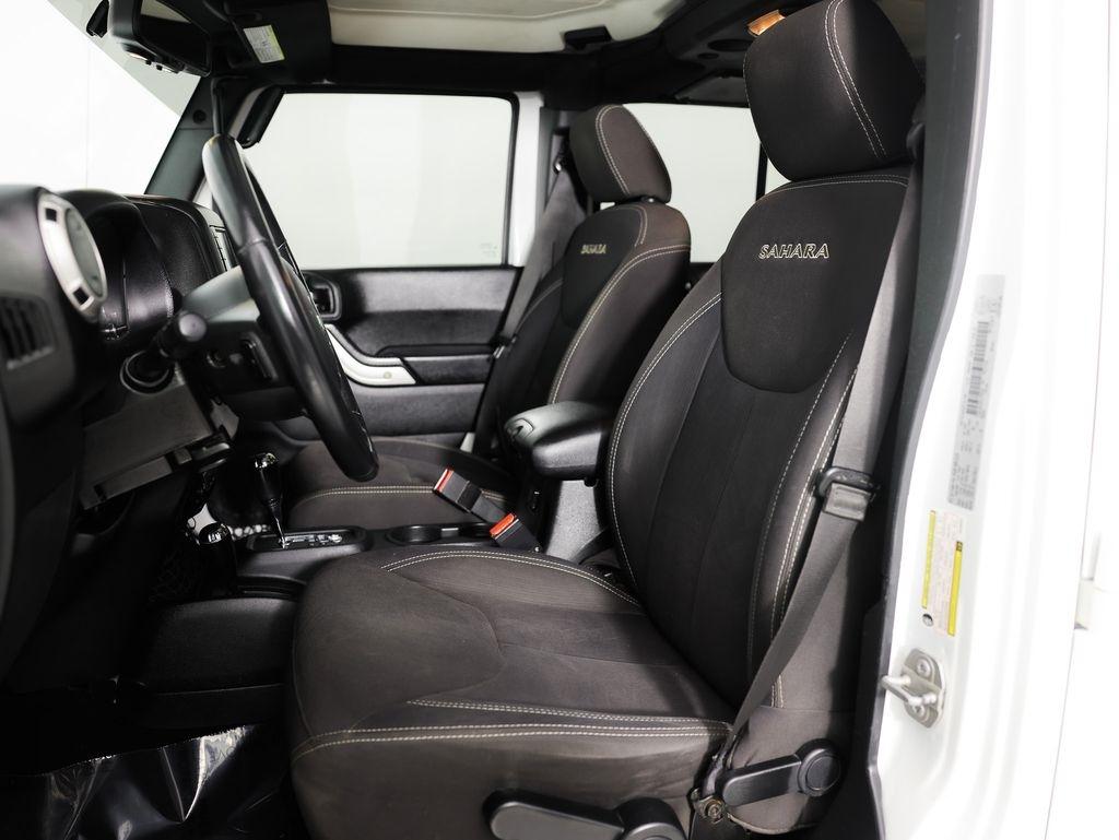 Jeep Wrangler Unlimited 4WD 4dr Sahara 2016