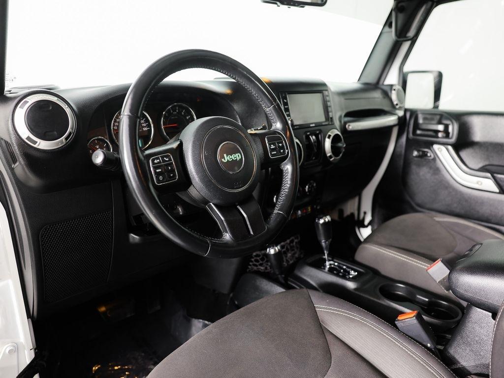 Jeep Wrangler Unlimited 4WD 4dr Sahara 2016