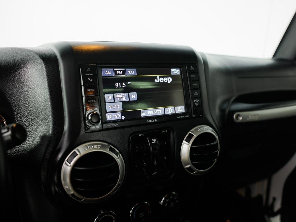 Jeep Wrangler Unlimited 4WD 4dr Sahara 2016