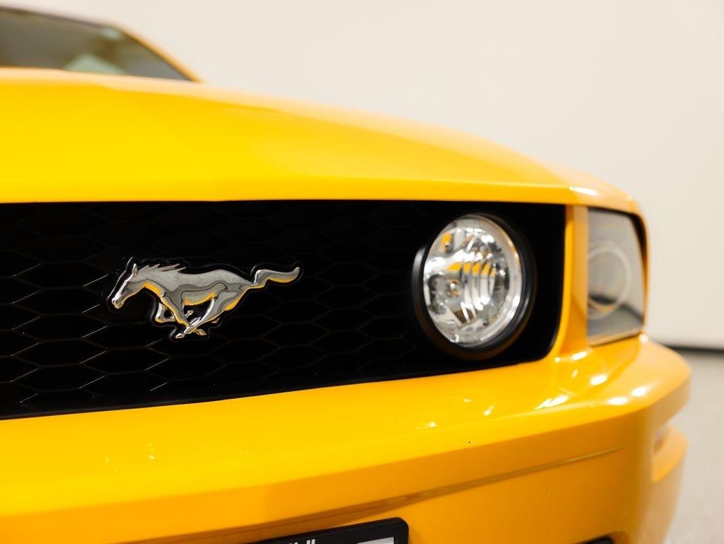 Ford Mustang 2dr Cpe GT Deluxe 2008