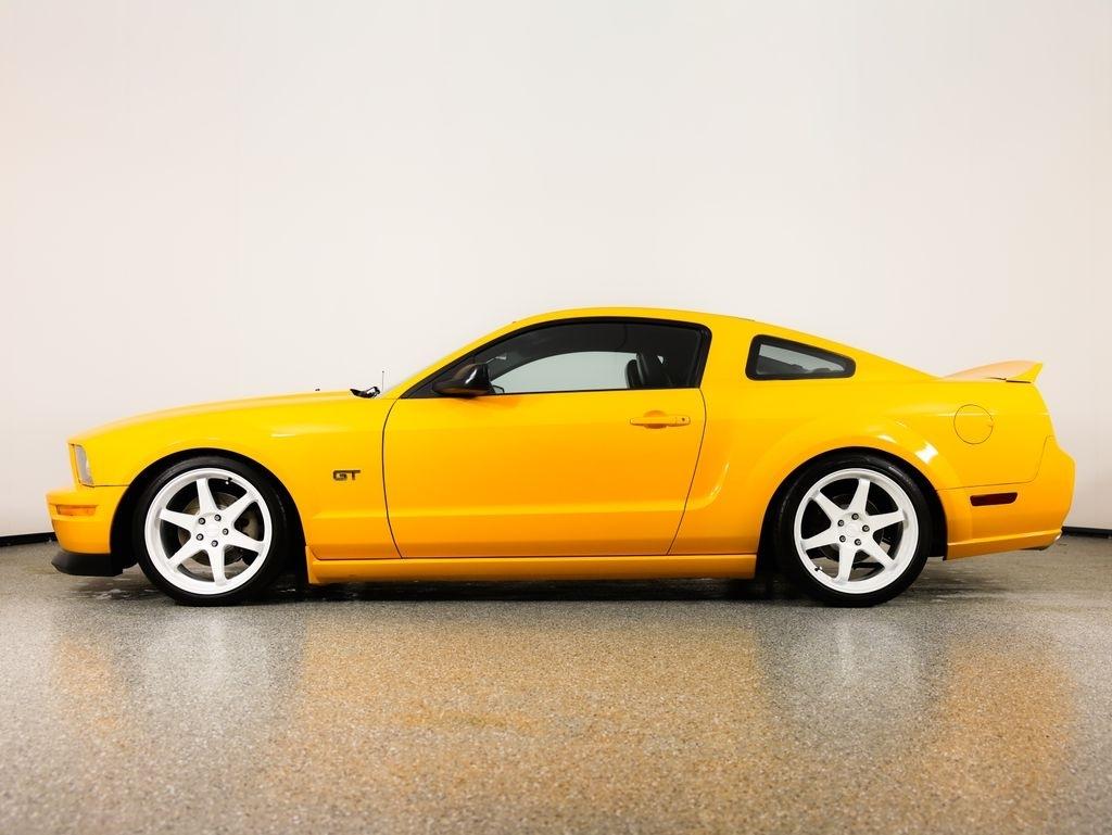Ford Mustang 2dr Cpe GT Deluxe 2008
