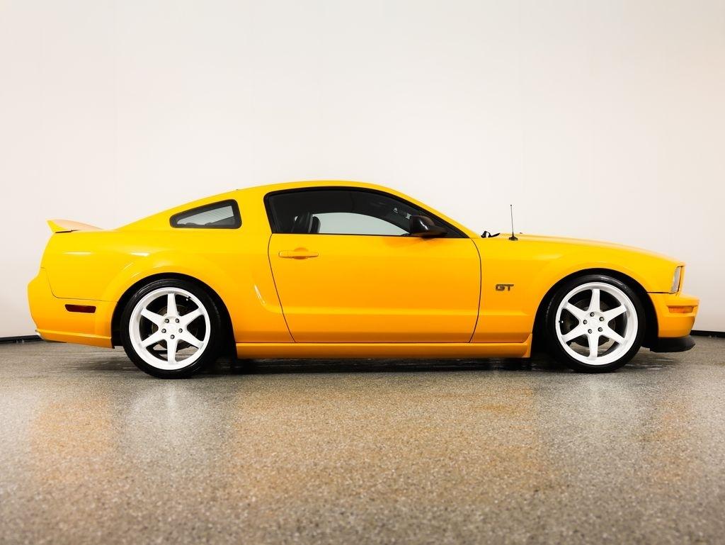 Ford Mustang 2dr Cpe GT Deluxe 2008