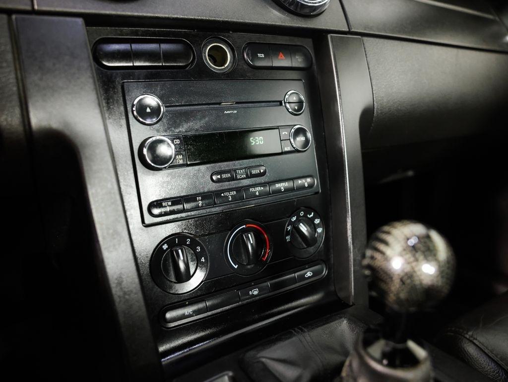 Ford Mustang 2dr Cpe GT Deluxe 2008