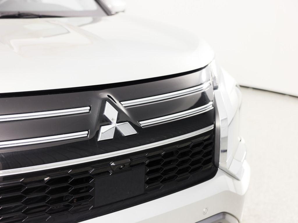 Mitsubishi Outlander SE FWD 2025