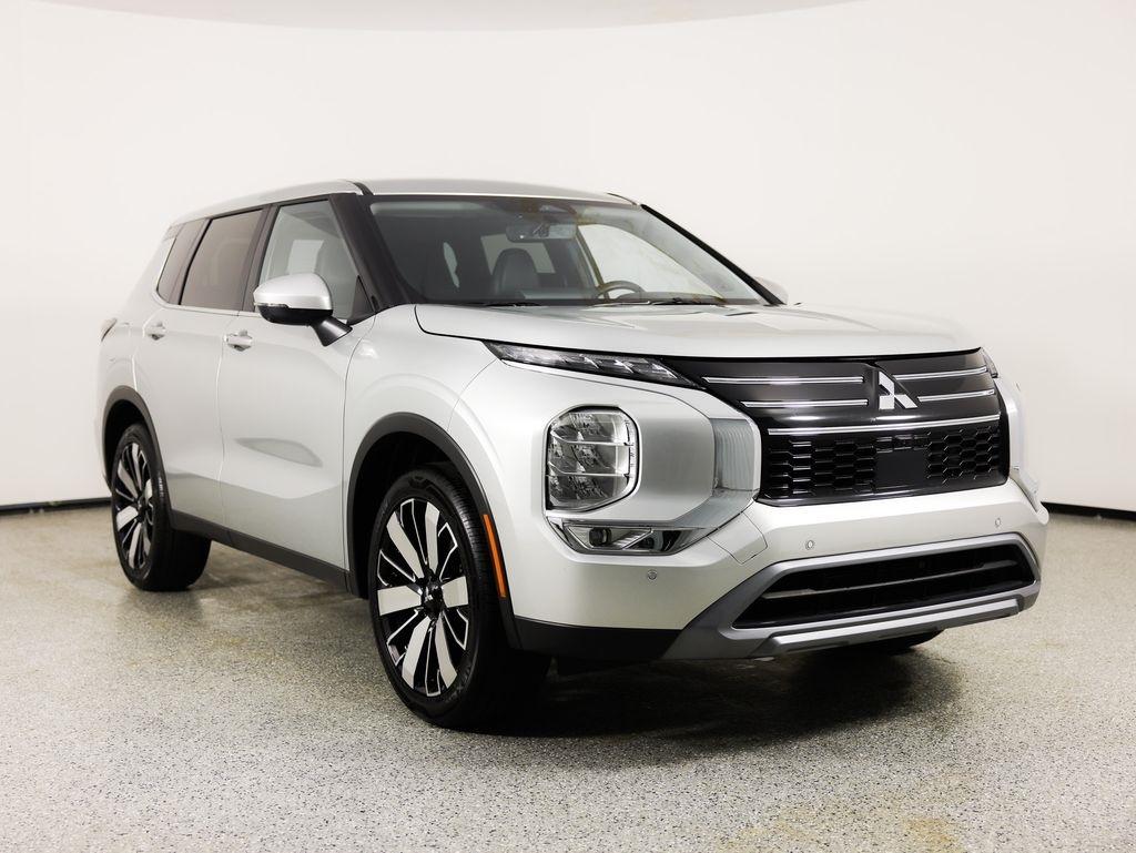 Mitsubishi Outlander SE FWD 2025