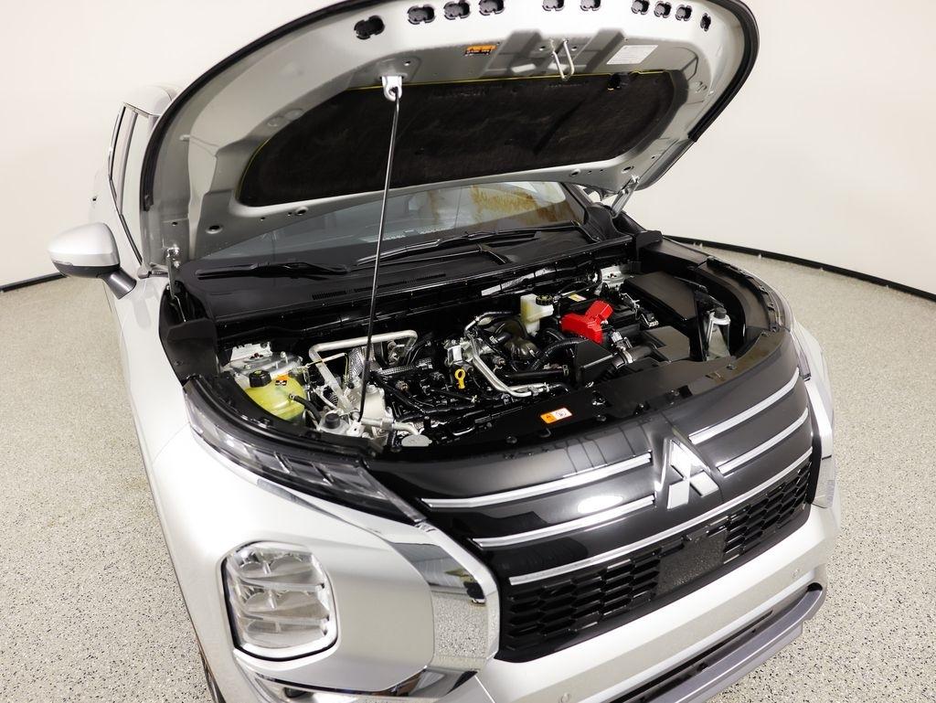 Mitsubishi Outlander SE FWD 2025