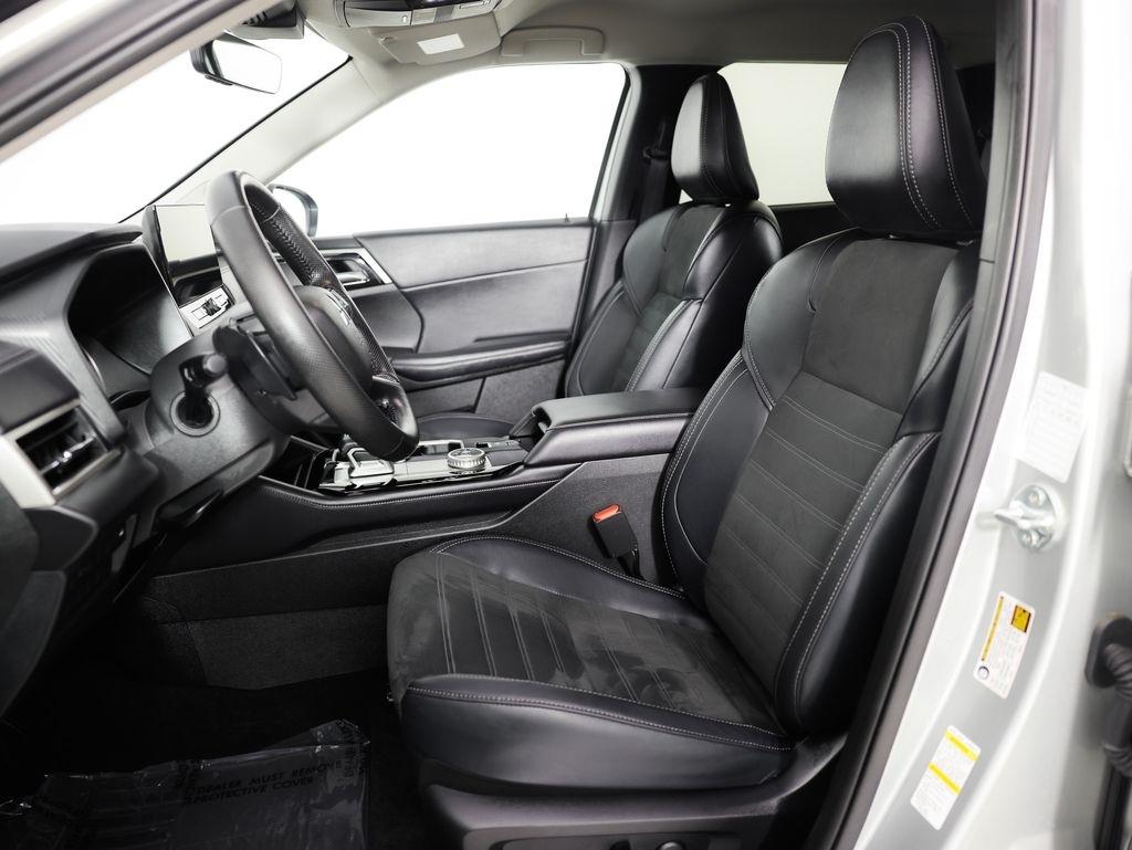 Mitsubishi Outlander SE FWD 2025