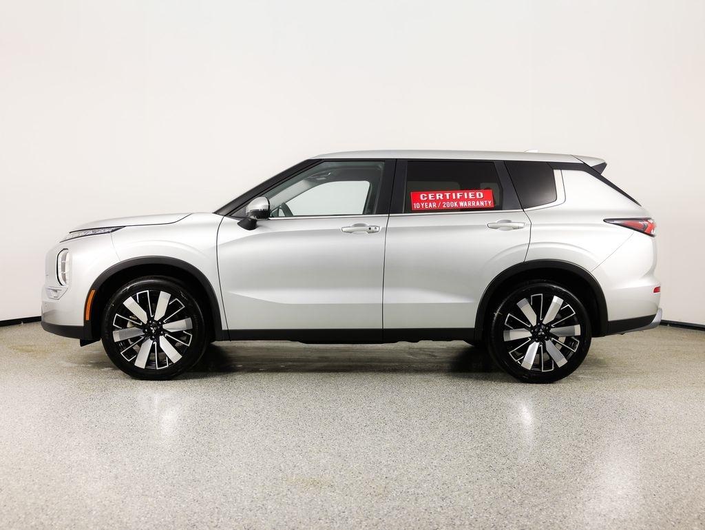 Mitsubishi Outlander SE FWD 2025