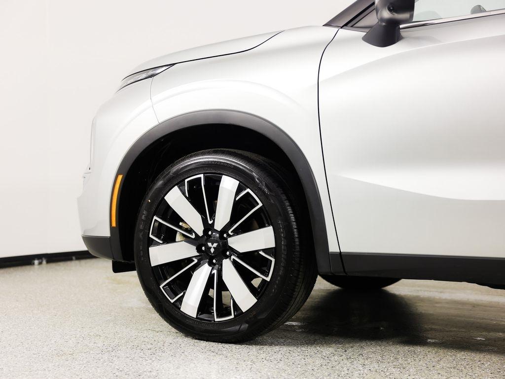 Mitsubishi Outlander SE FWD 2025