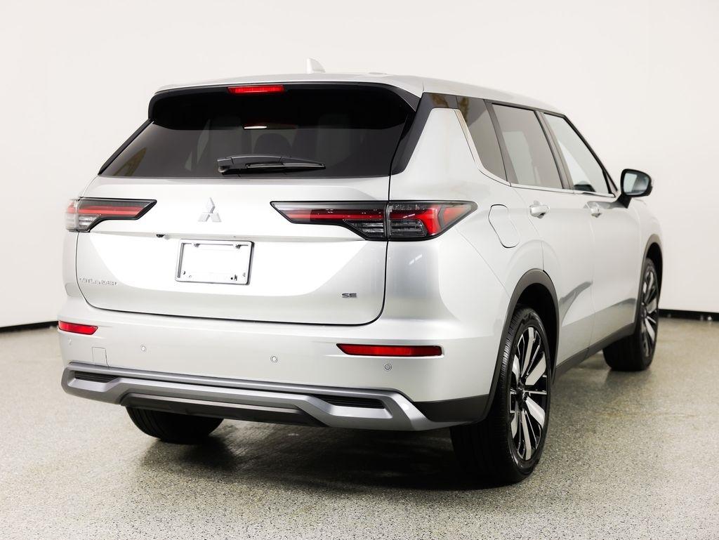 Mitsubishi Outlander SE FWD 2025