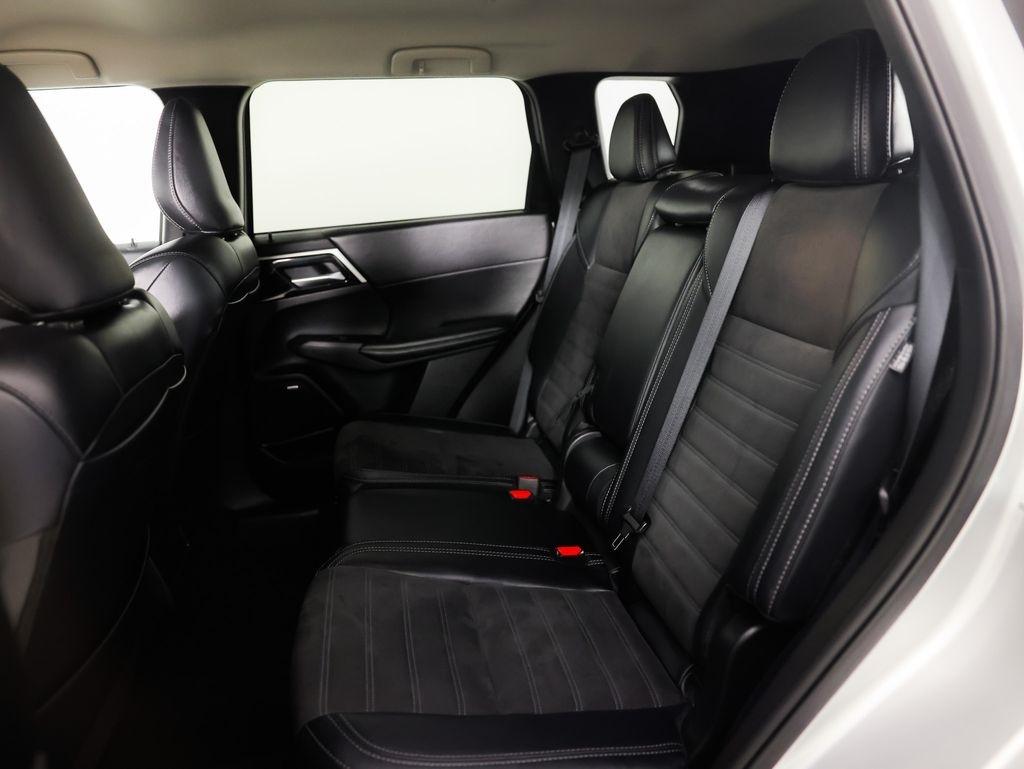 Mitsubishi Outlander SE FWD 2025