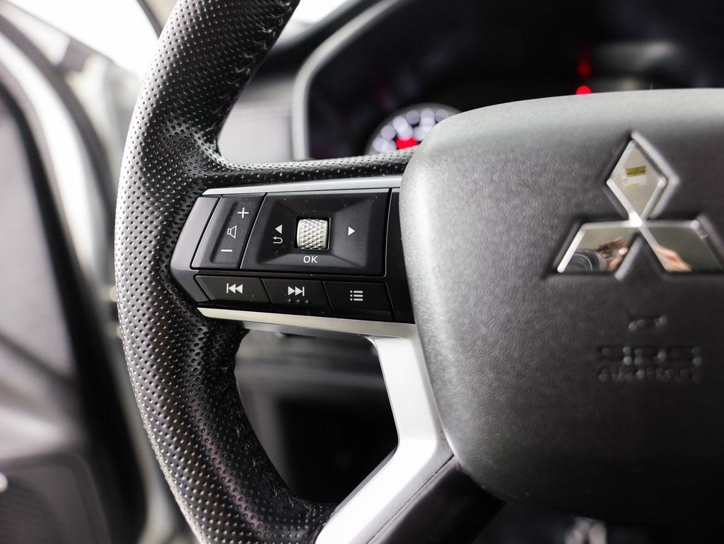 Mitsubishi Outlander SE FWD 2025