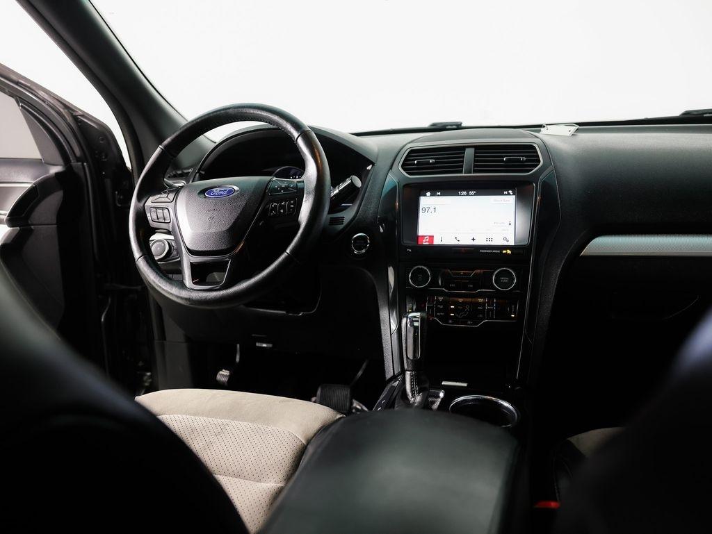 Ford Explorer XLT FWD 2017