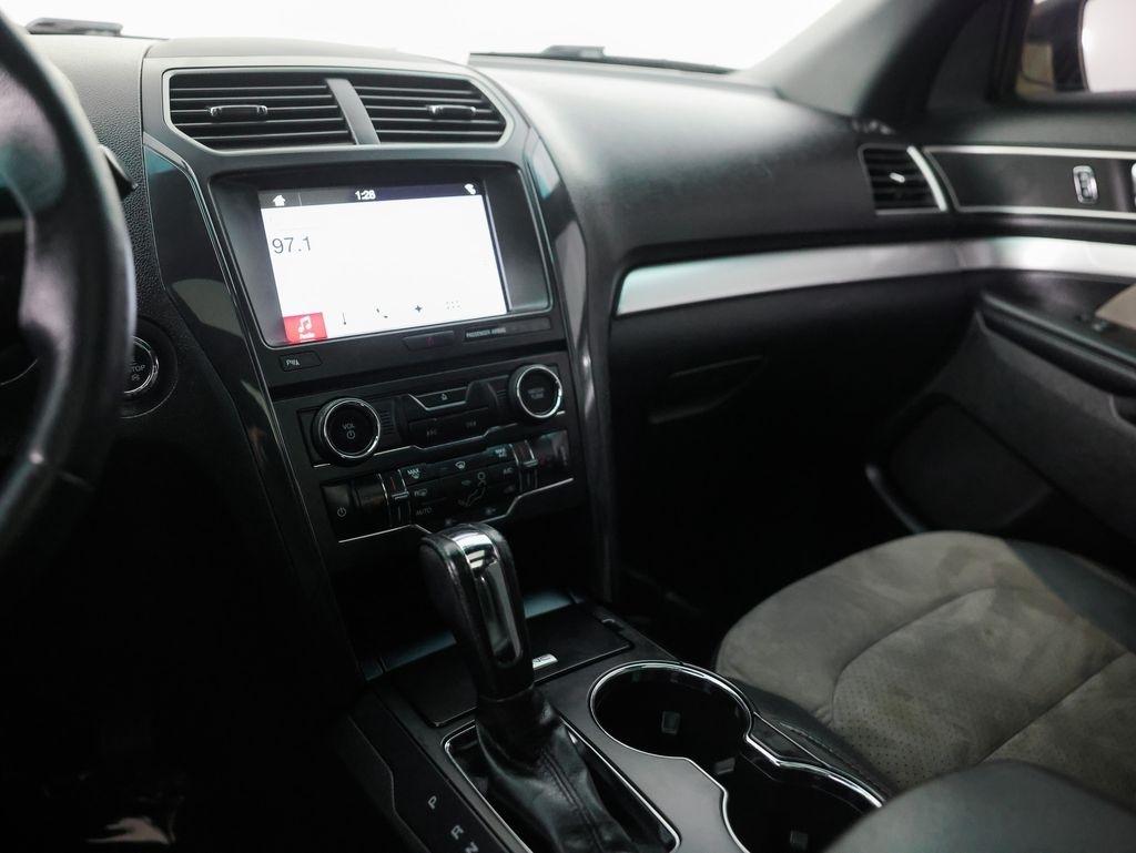 Ford Explorer XLT FWD 2017